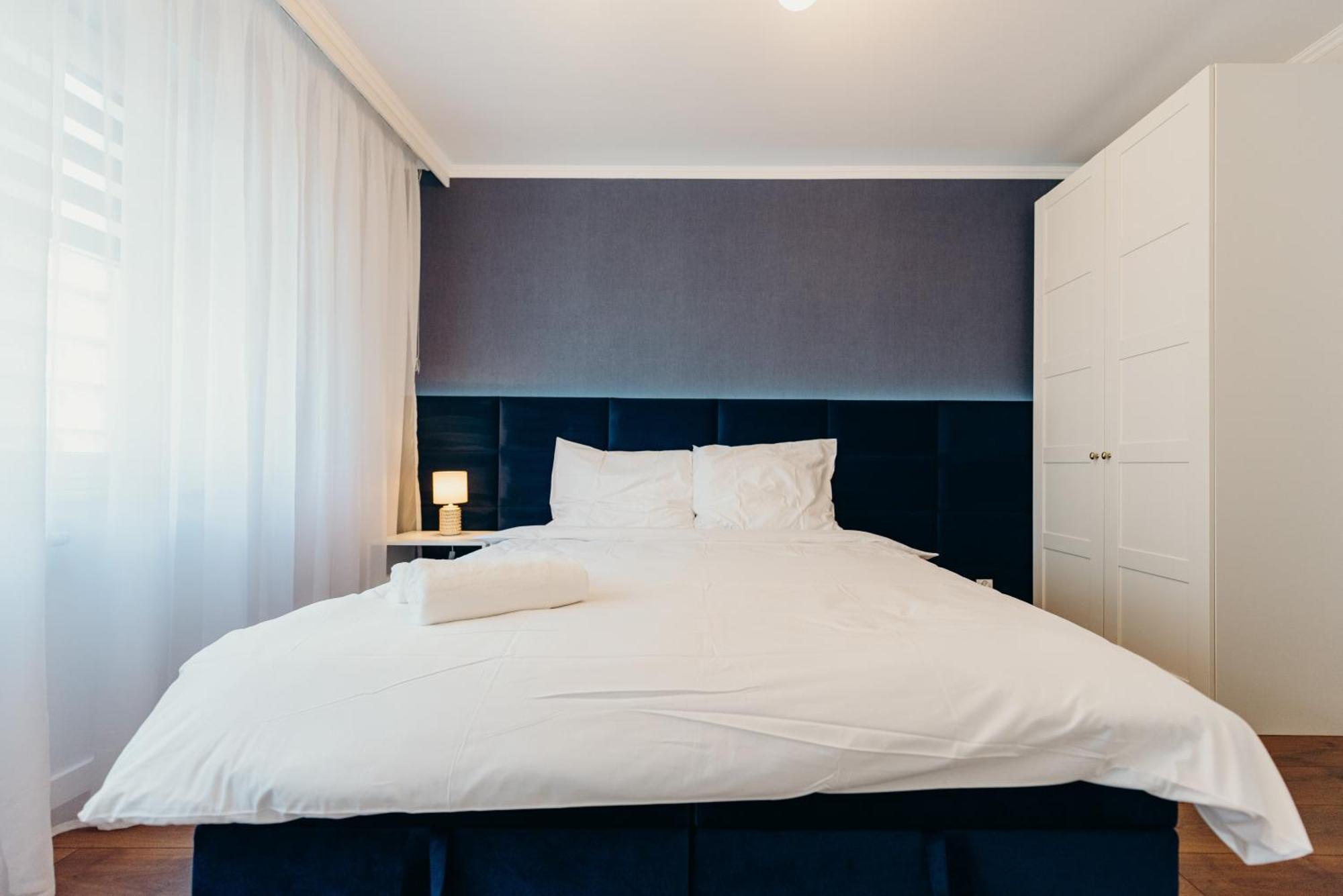 3 Bedrooms Premium Bella Blue For 8 Guests With Ac And Free Out Side Parking Rzeszow Bagian luar foto