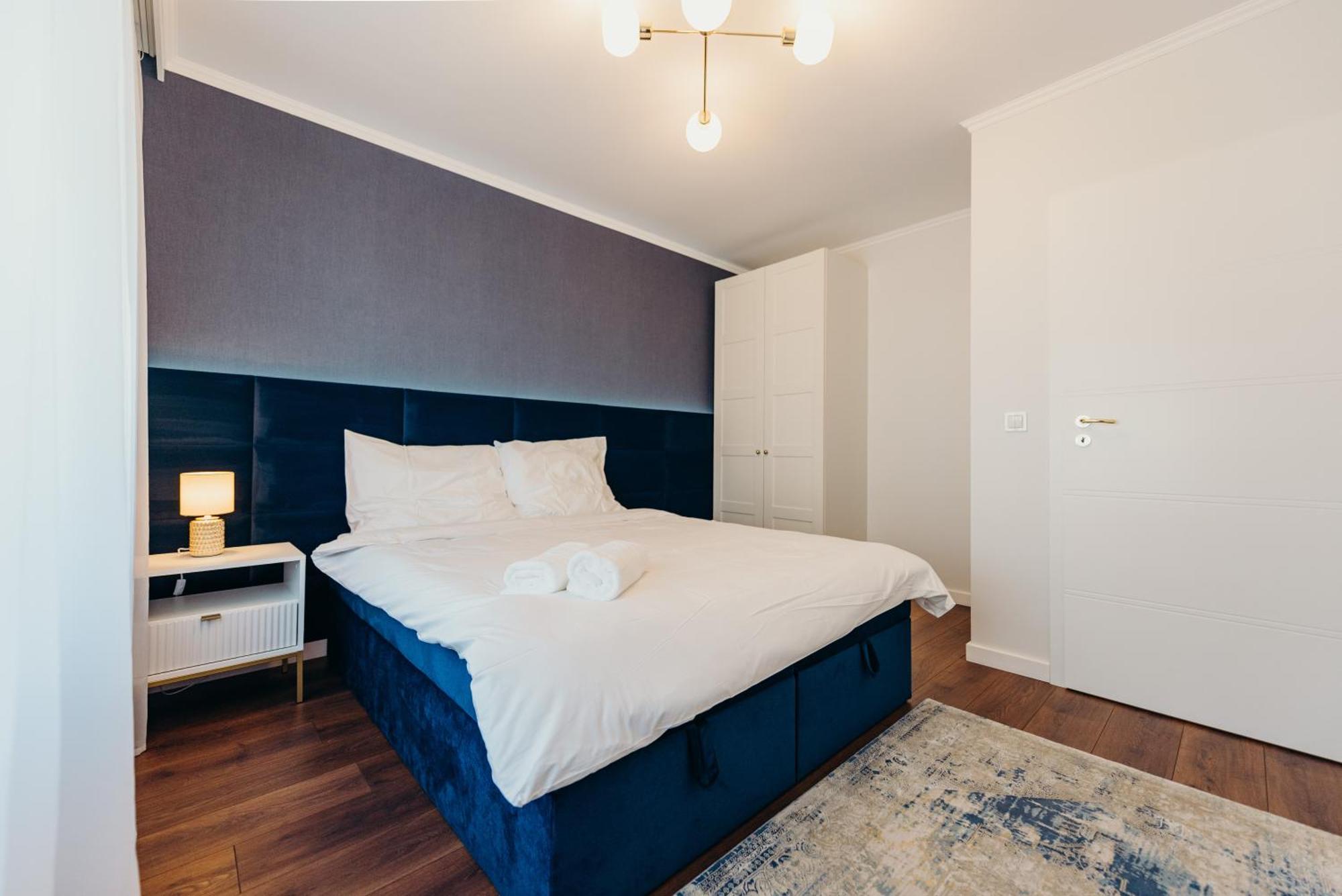 3 Bedrooms Premium Bella Blue For 8 Guests With Ac And Free Out Side Parking Rzeszow Bagian luar foto